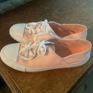 Light Pink slip on converse